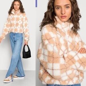 Hollister Women's Sherpa Teddy Jacket in Tan and Cream